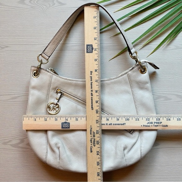 MICHAEL Michael Kors Cream White Pebbled Leather Shoulder Bag - Picture 3 of 16